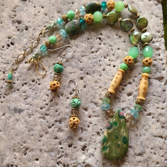 Zoisite Matrix with bits of Pinkish Ruby Drop - Picture 1 of 8